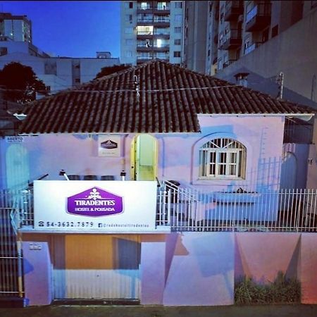 Hostel E Pousada Tiradentes 774 Passo Fundo Esterno foto