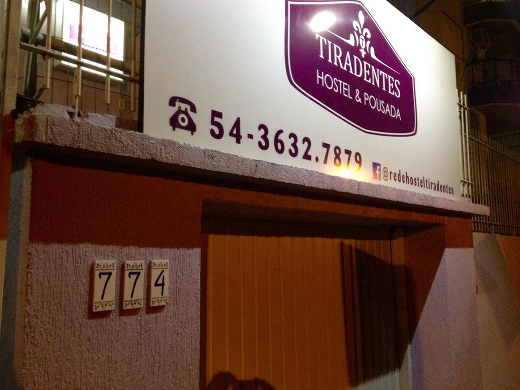 Hostel E Pousada Tiradentes 774 Passo Fundo Esterno foto